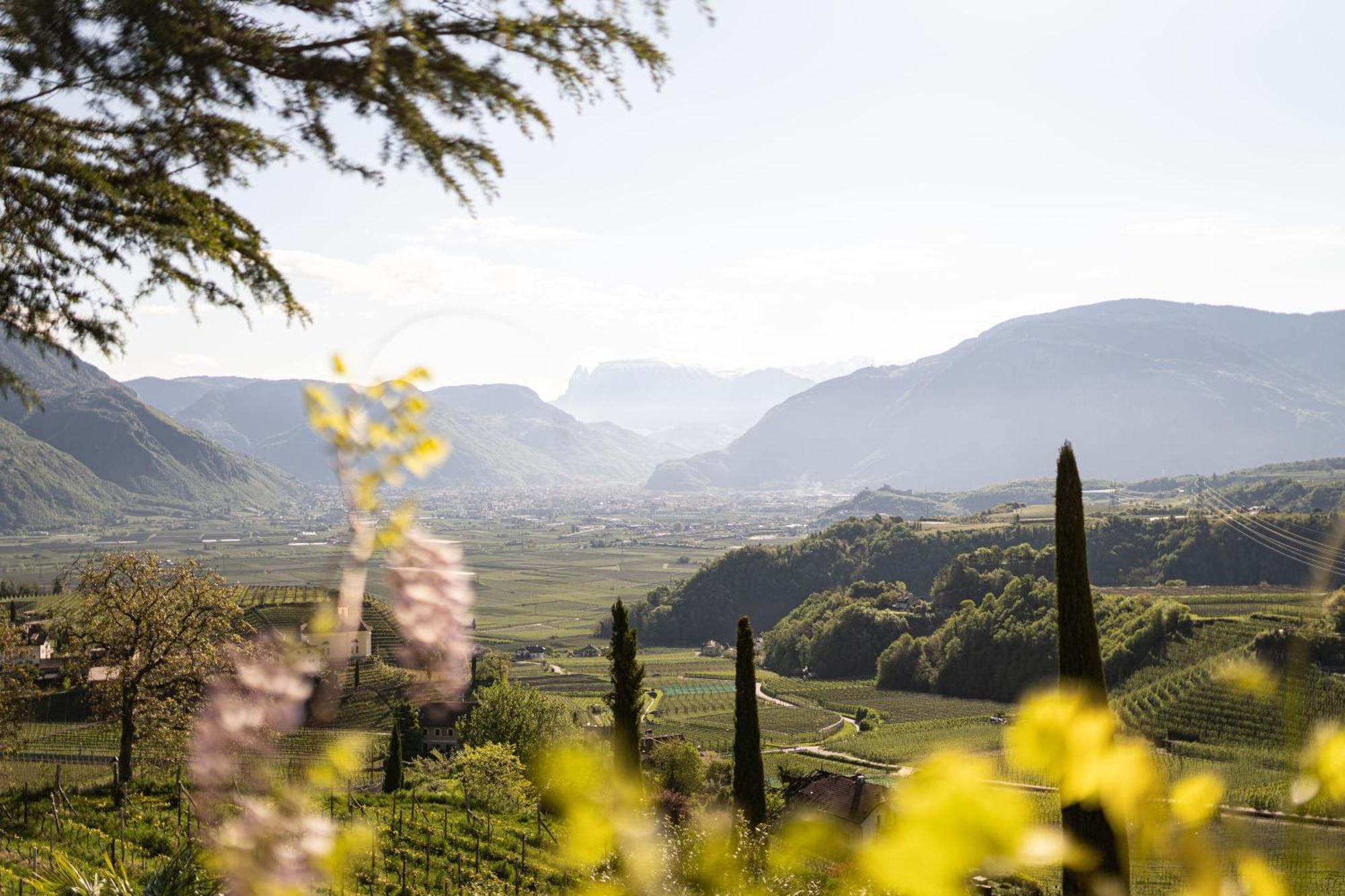 Schloss Hotel Korb Appiano Sulla Strada Del Vino Esterno foto