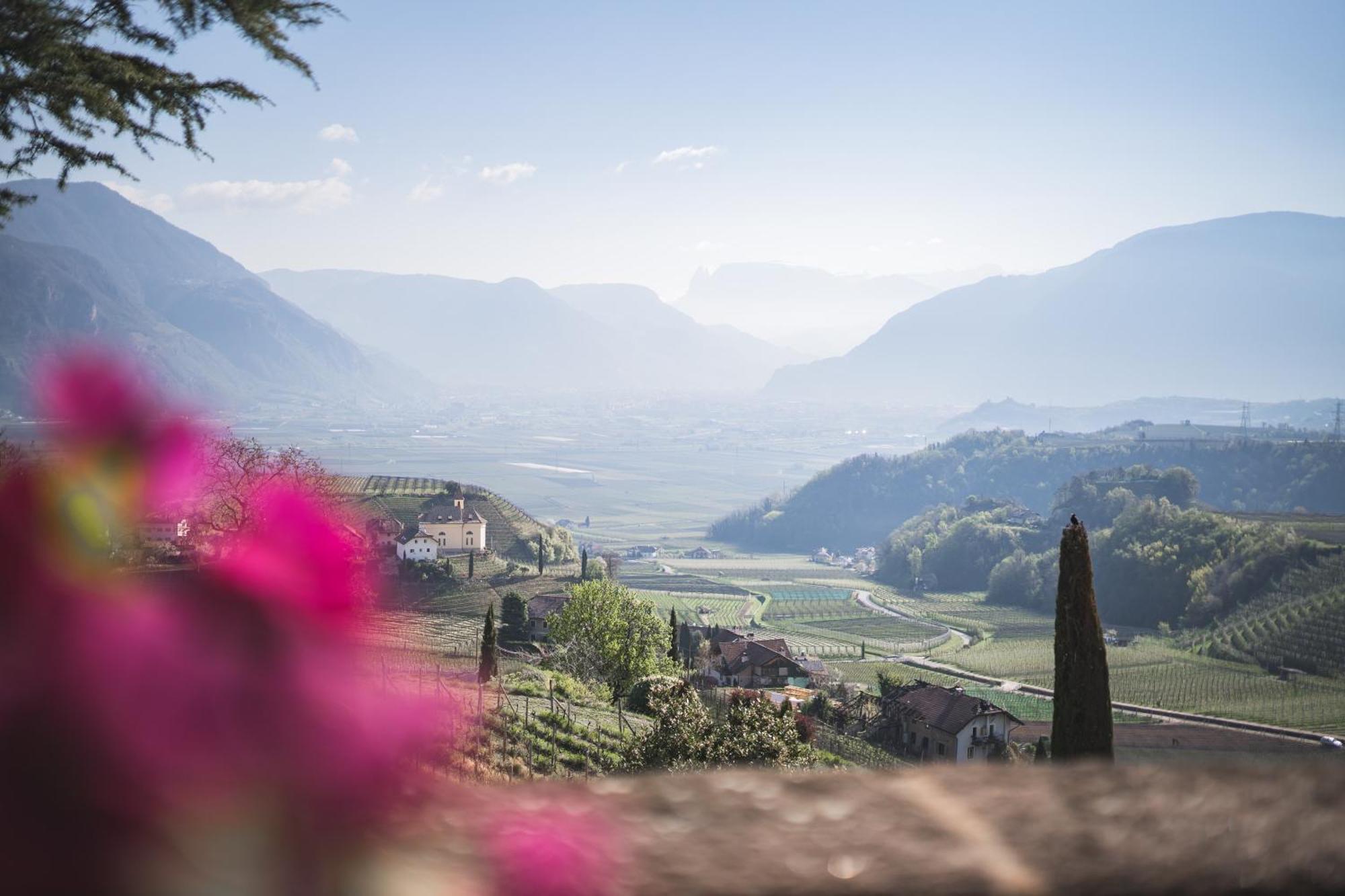 Schloss Hotel Korb Appiano Sulla Strada Del Vino Esterno foto