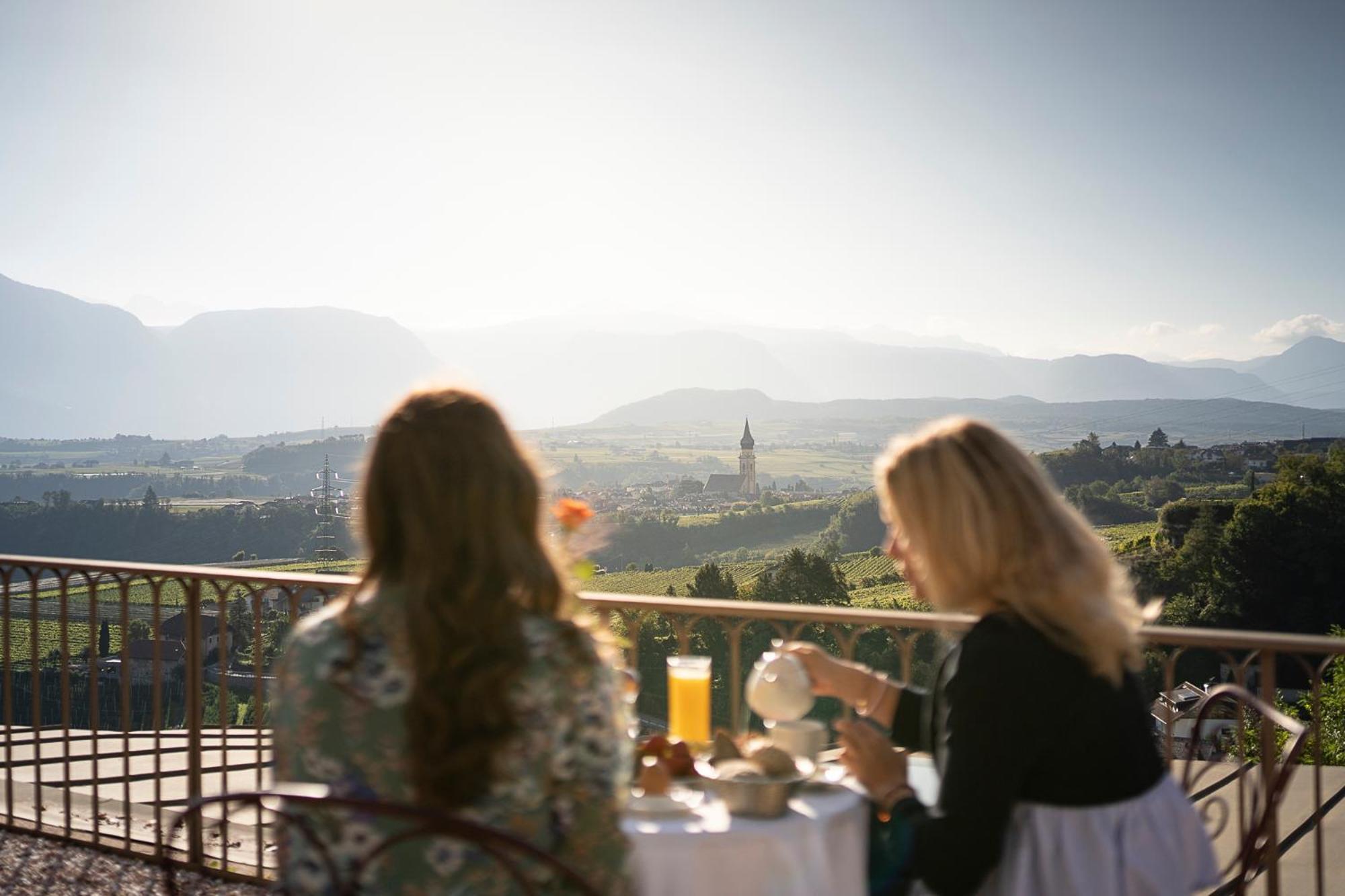 Schloss Hotel Korb Appiano Sulla Strada Del Vino Esterno foto