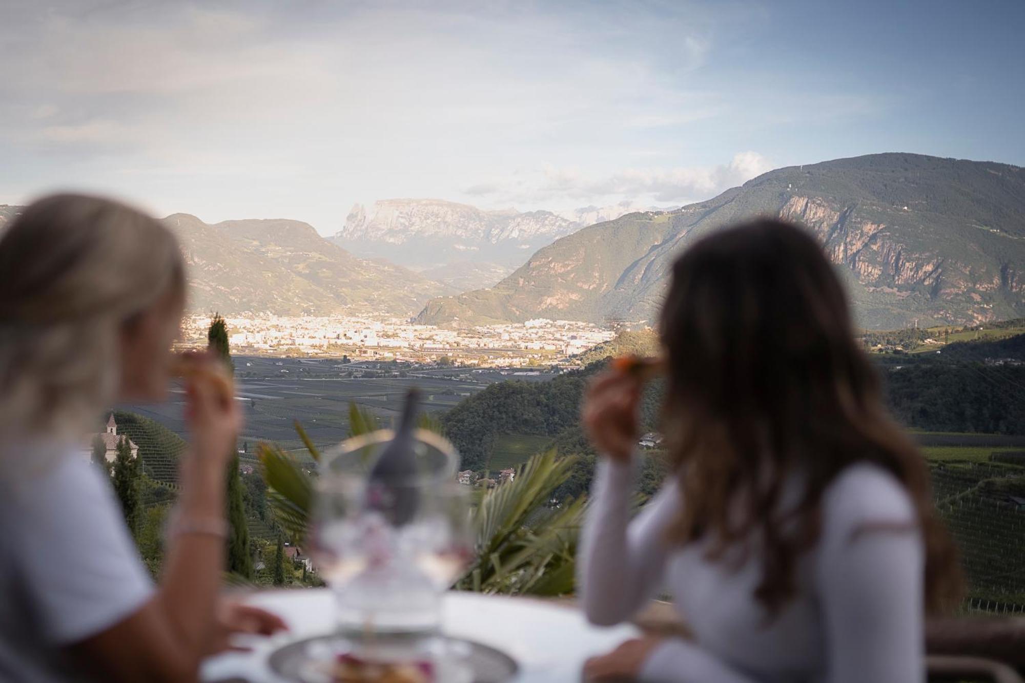 Schloss Hotel Korb Appiano Sulla Strada Del Vino Esterno foto